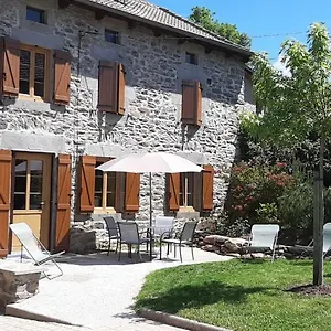 Charmante Maison A La Campagne Au Coeur Des Premiers Volcans , Mezeres France