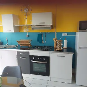 Le Dominad Bas De 700m Du Bain Chaud Canalsat Gratuit Parking Privé Gratuit Wi Fi Gratuit Appartement